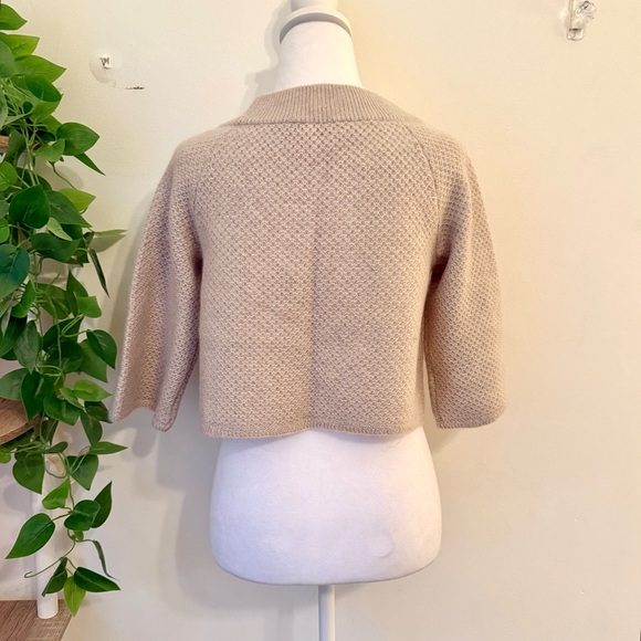 Cashmere Cape - Picture 4 of 5